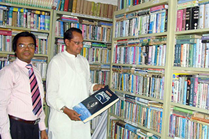 President of Jatiyo Shomajtantrik Dol, Mr. Hasanul Haque Enu with Dr. M Helal in the Campus Library (2010)