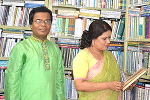 Women Entrepreneur, Rahima Sultana Reeta Ahmed with Dr. Helal in the Campus            Library (2013)