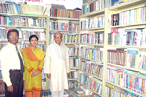 Chairman of TIB, Professor Muzaffar Ahmed with Dr. M Helal in the Campus Library (2007)